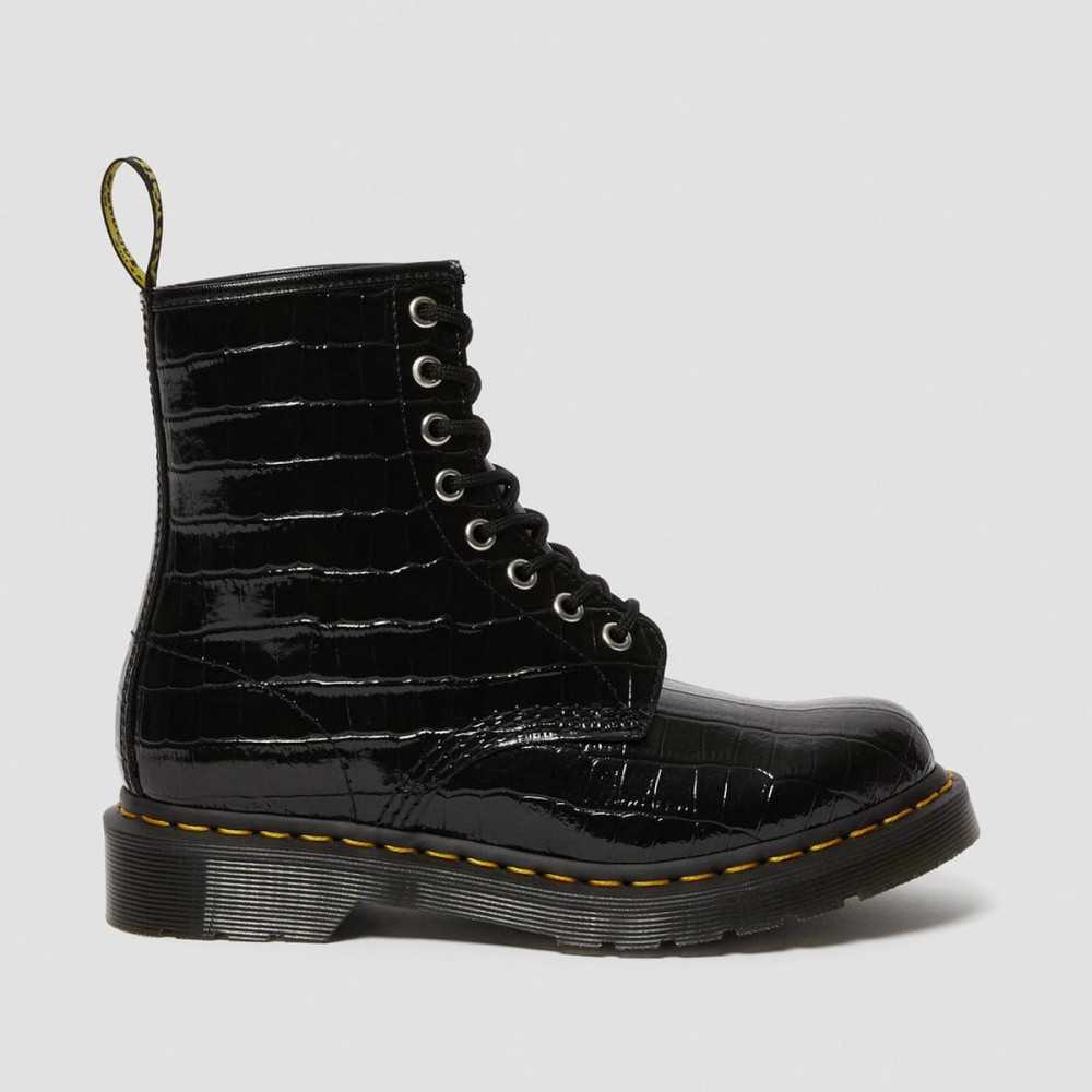 black patent lamper croc